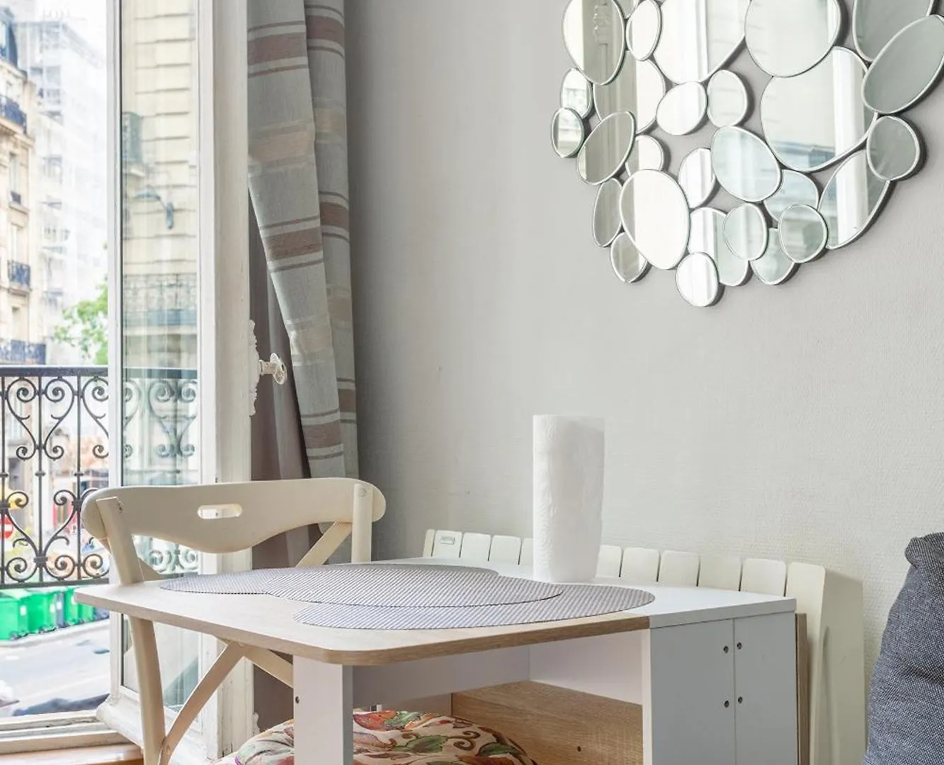 Lovely Apartment Paris Louvre
